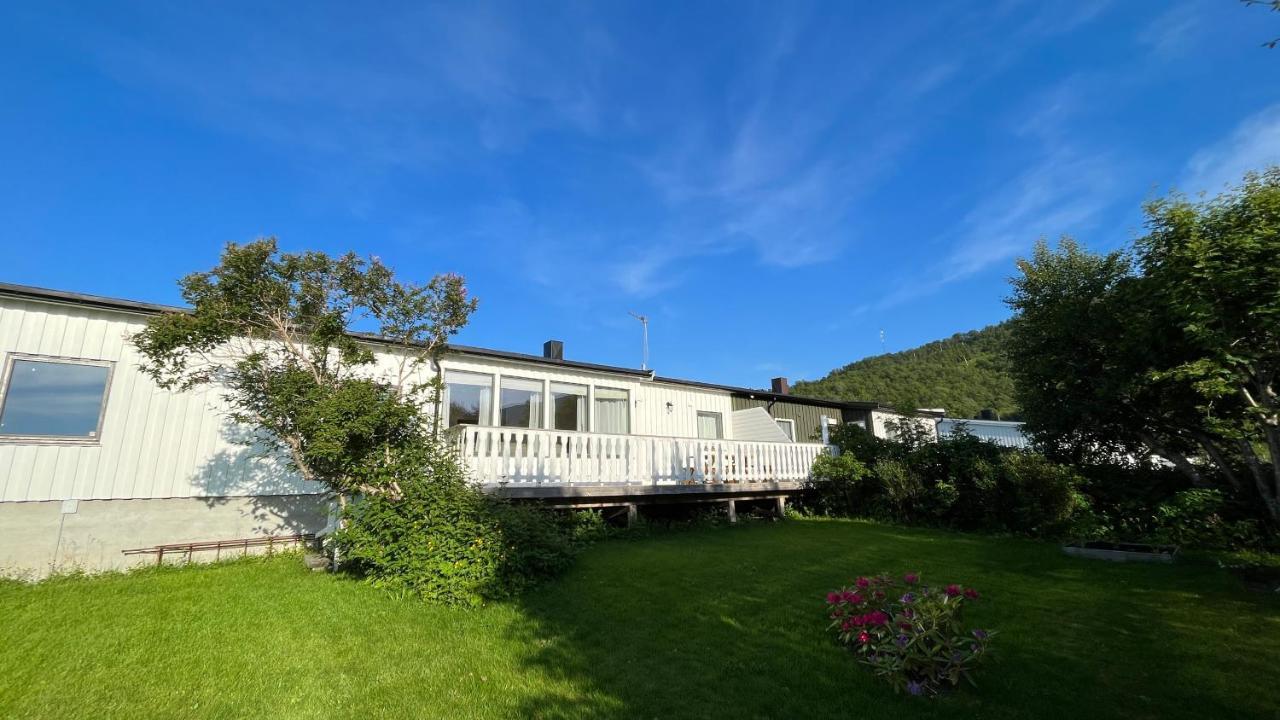 Ferienwohnung Koselig Hus Til Leie Pa Stokmarknes I Vesteralen Exterior foto
